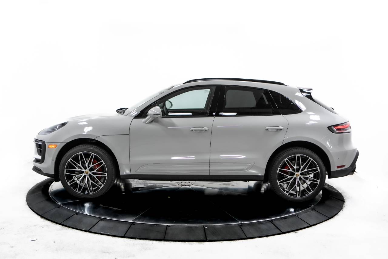 Thumbnail: 2025 Porsche Macan - 2