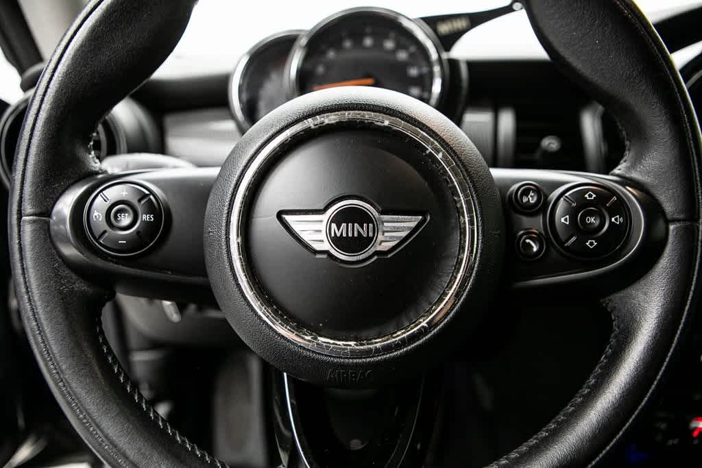 2015 MINI Cooper Hardtop SE 32