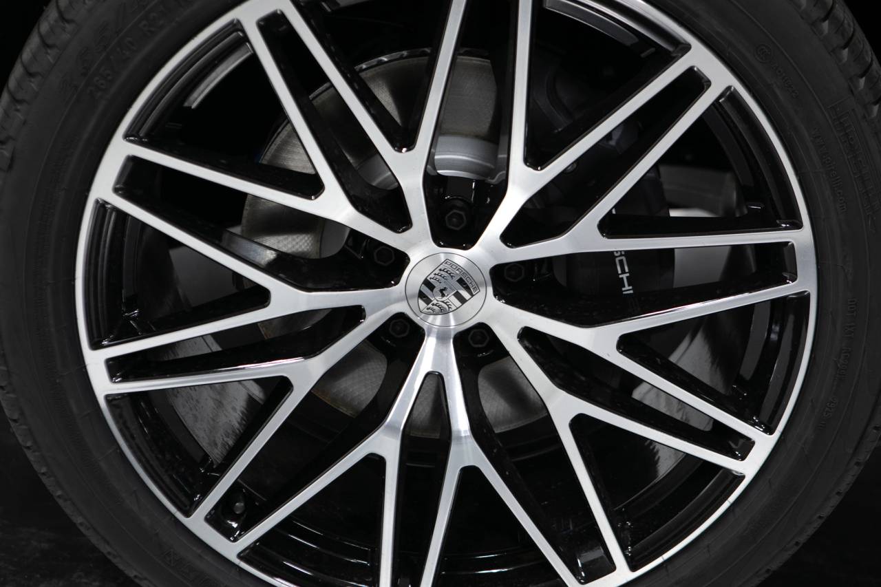 Thumbnail: 2026 Porsche Macan - 11