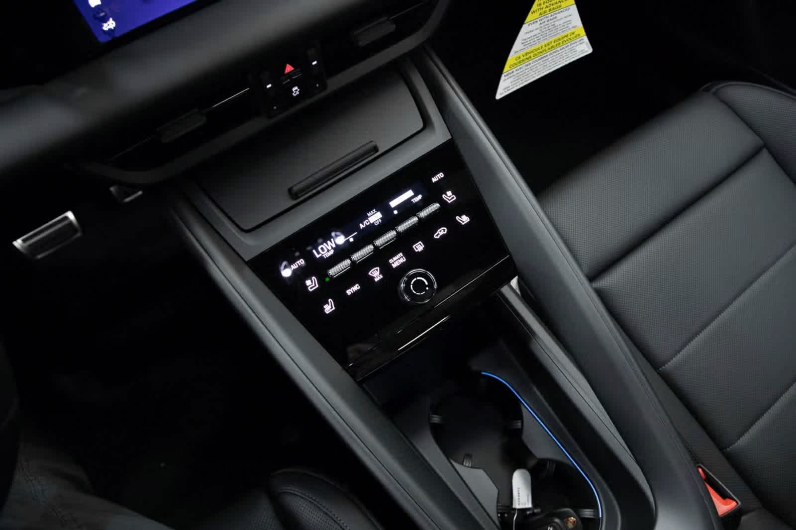 Thumbnail: 2025 Porsche Macan - 21