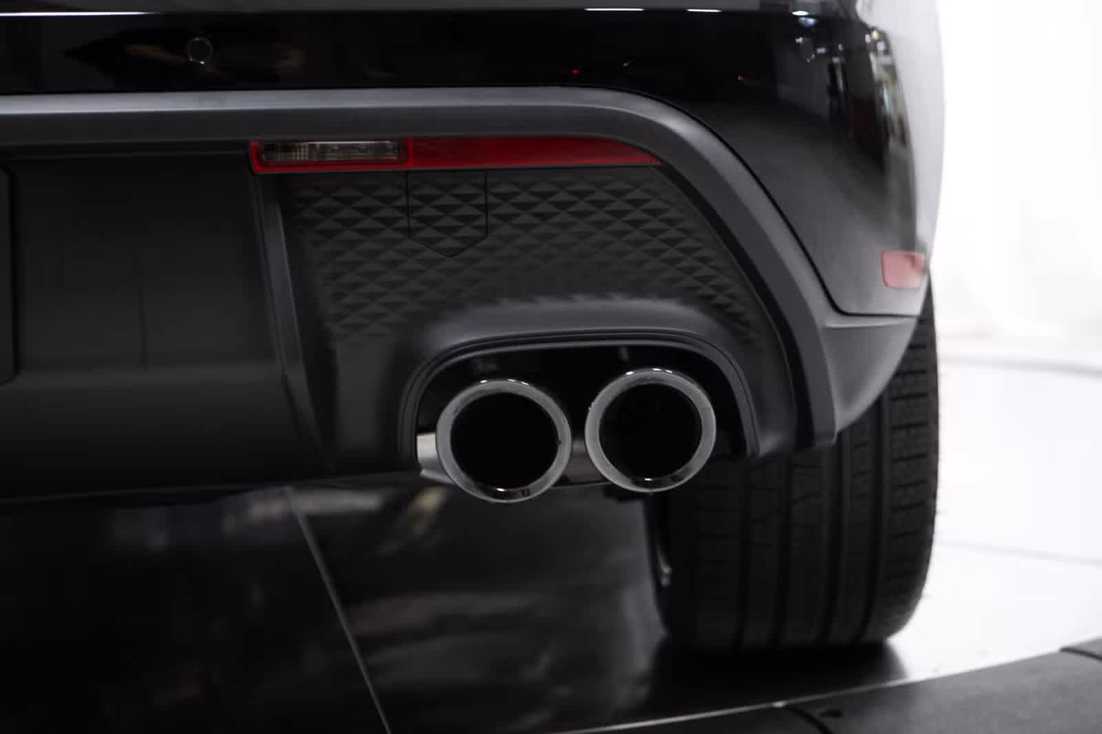 Thumbnail: 2026 Porsche Macan - 20