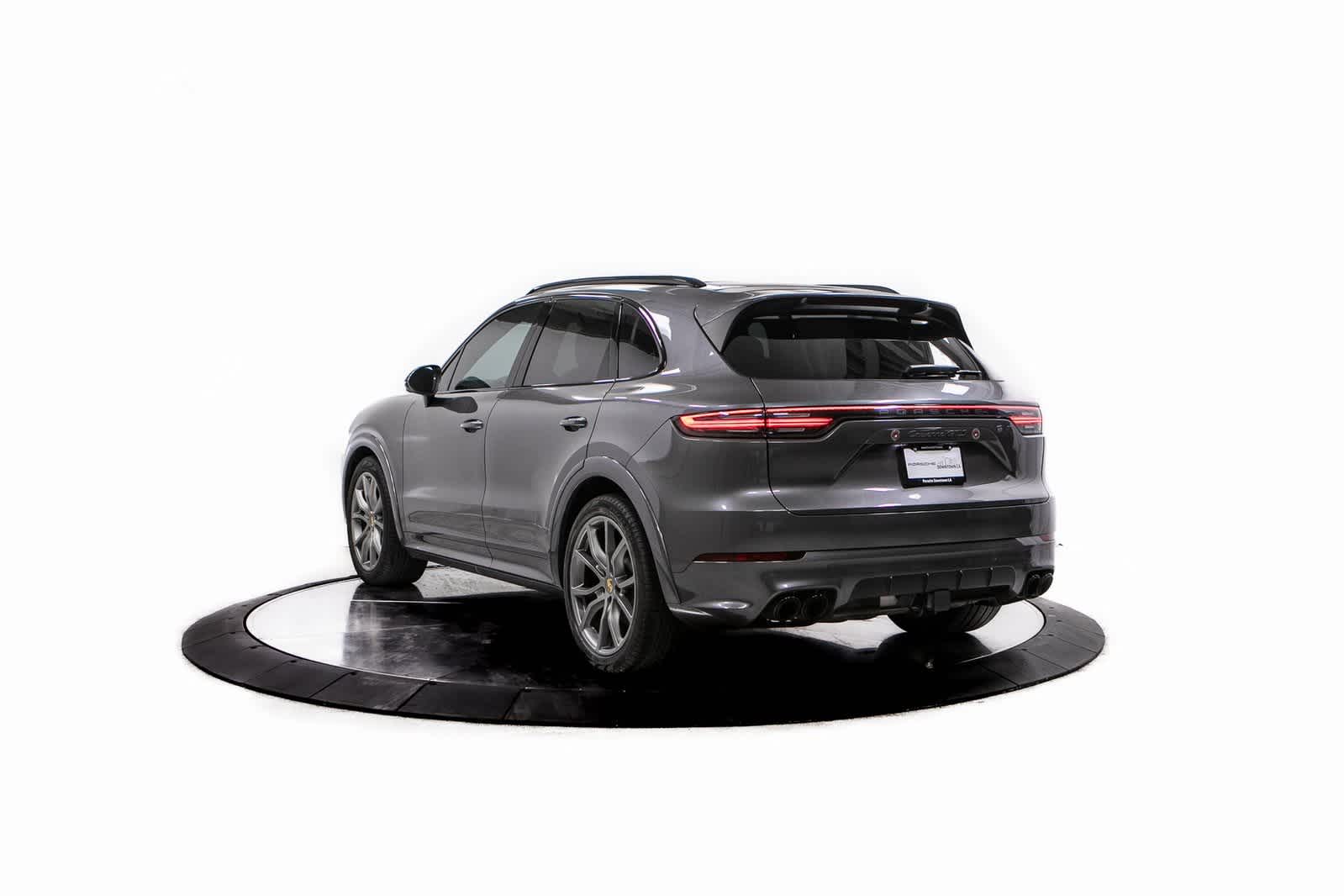 Thumbnail: 2023 Porsche Cayenne - 3