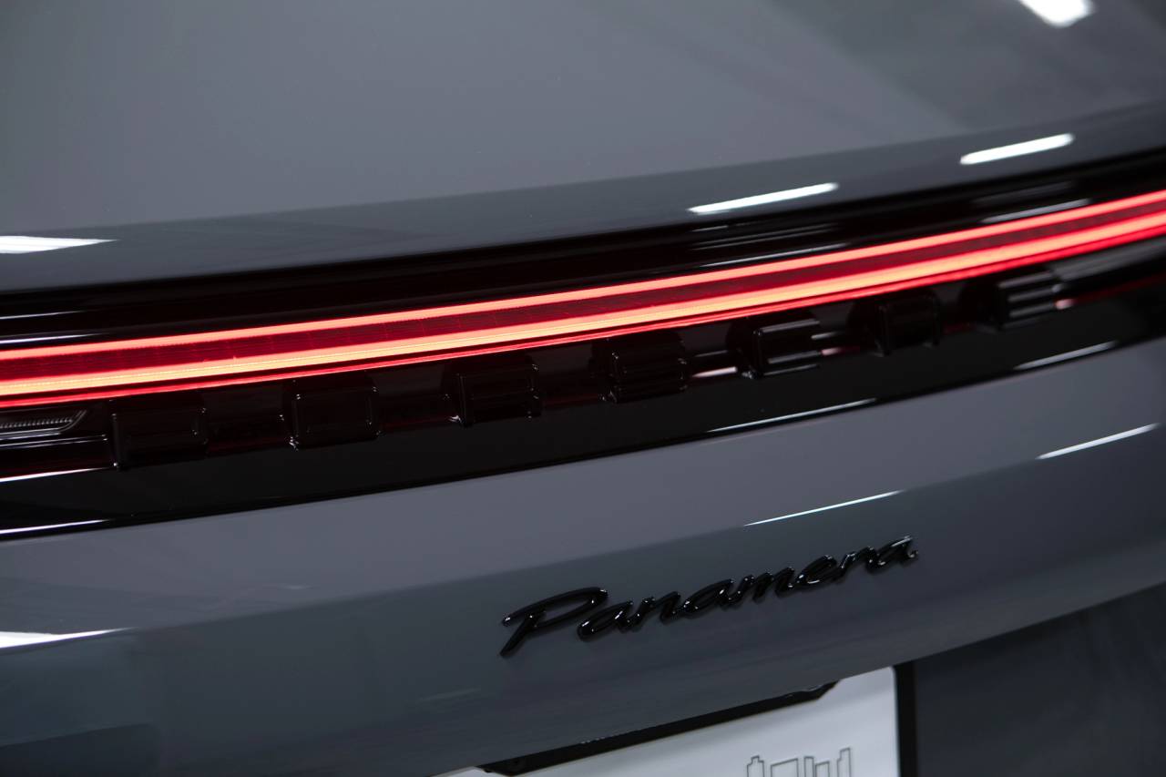 Thumbnail: 2026 Porsche Panamera - 15