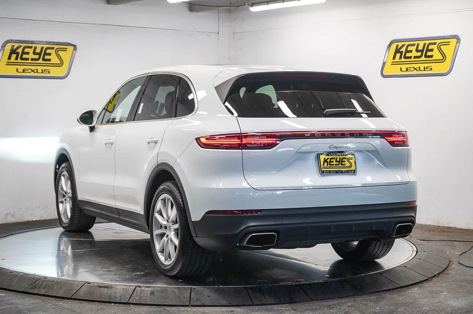 Thumbnail: 2022 Porsche Cayenne - 2