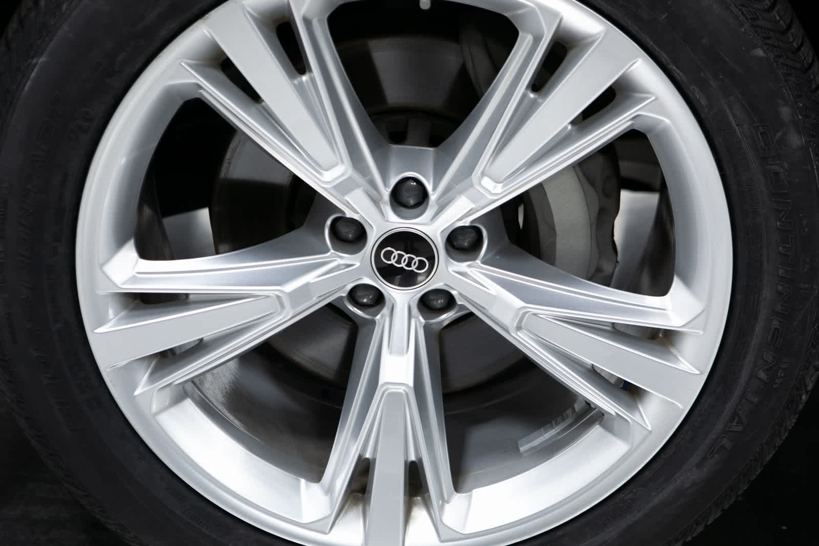 Thumbnail: 2022 Audi Q8 - 11