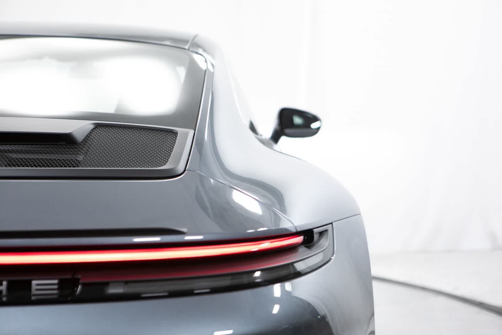 Thumbnail: 2026 Porsche 911 - 20