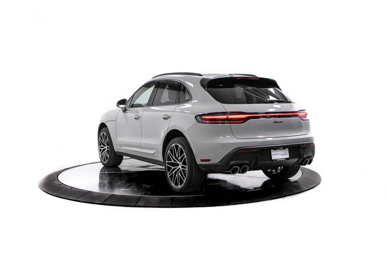 Thumbnail: 2026 Porsche Macan - 3