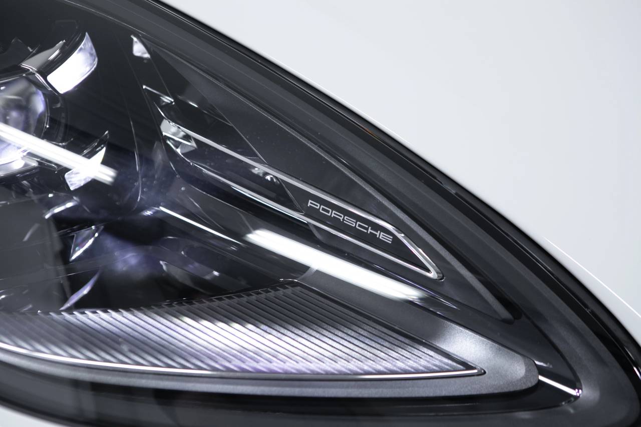 Thumbnail: 2026 Porsche Macan - 13