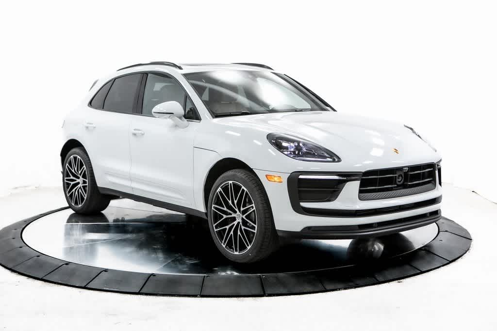 Thumbnail: 2025 Porsche Macan - 9