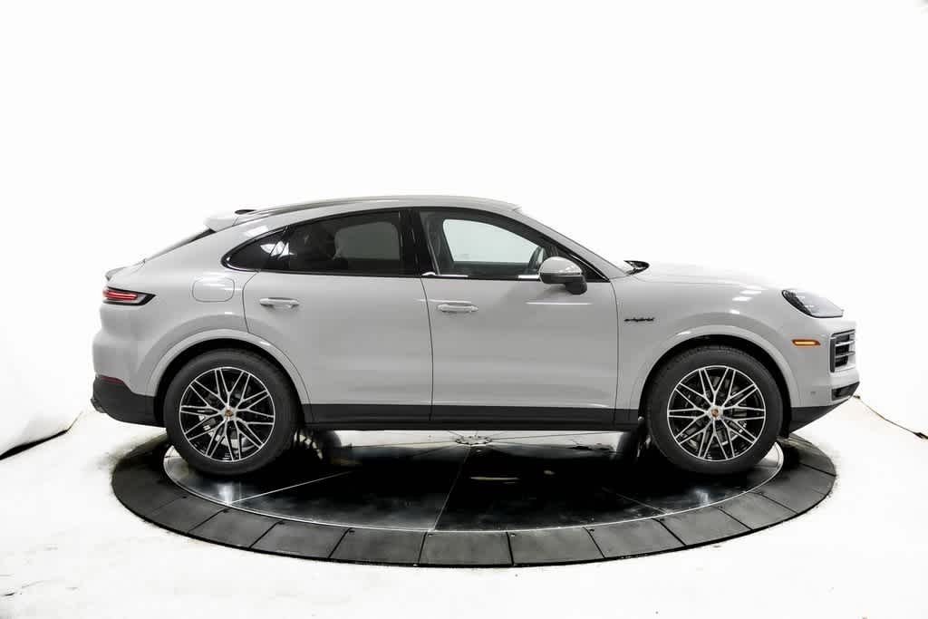 Thumbnail: 2025 Porsche  - 8