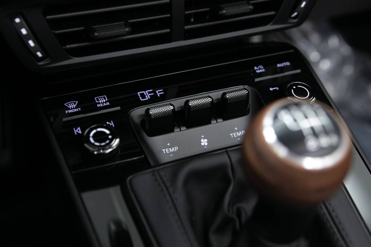 Thumbnail: 2026 Porsche 911 - 31