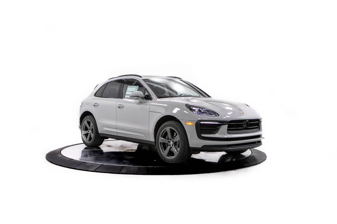 Thumbnail: 2026 Porsche Macan - 9