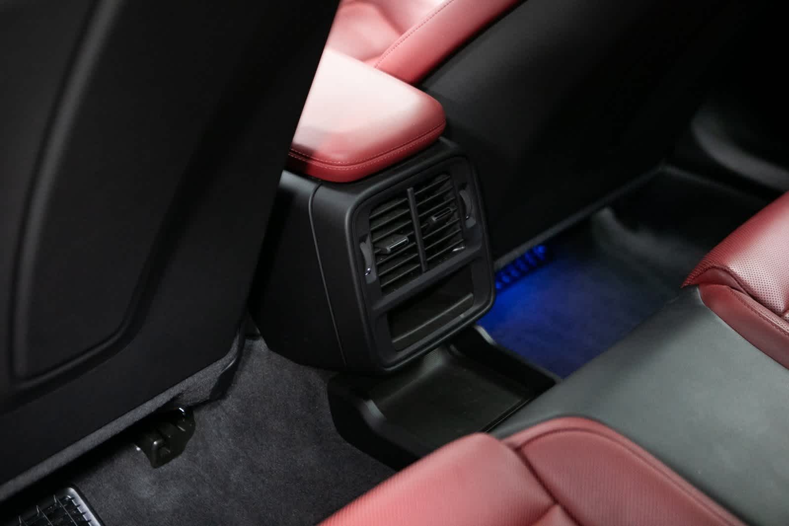 Thumbnail: 2024 Porsche Taycan - 28