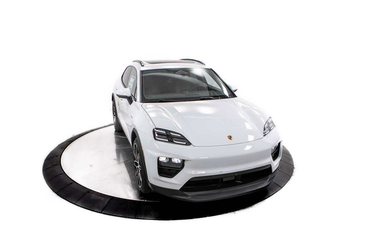 Thumbnail: 2026 Porsche Macan - 19