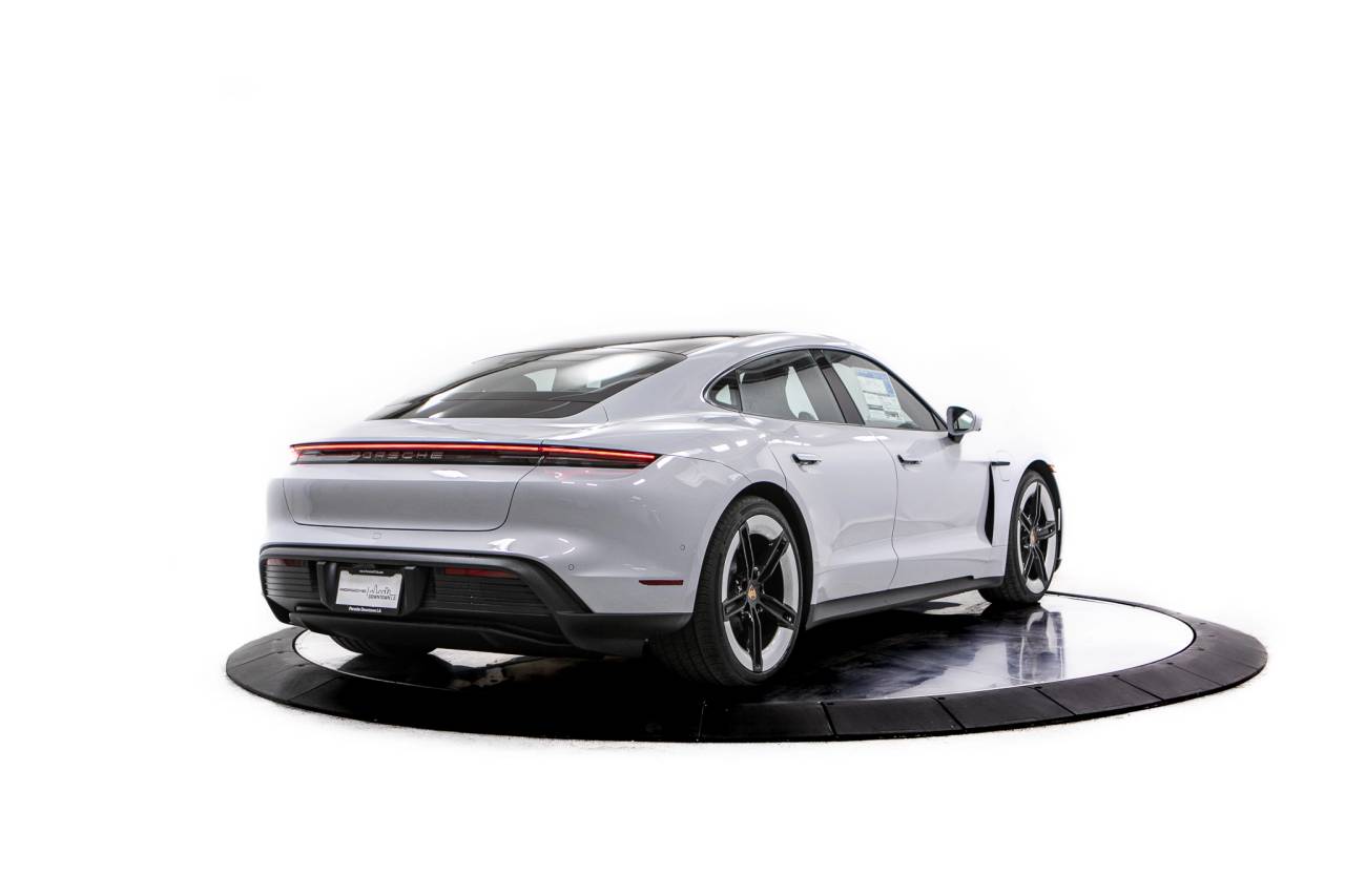 Thumbnail: 2026 Porsche Taycan - 7