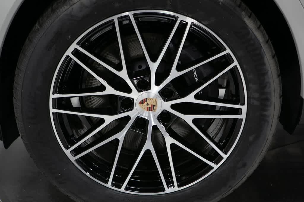 Thumbnail: 2025 Porsche  - 11
