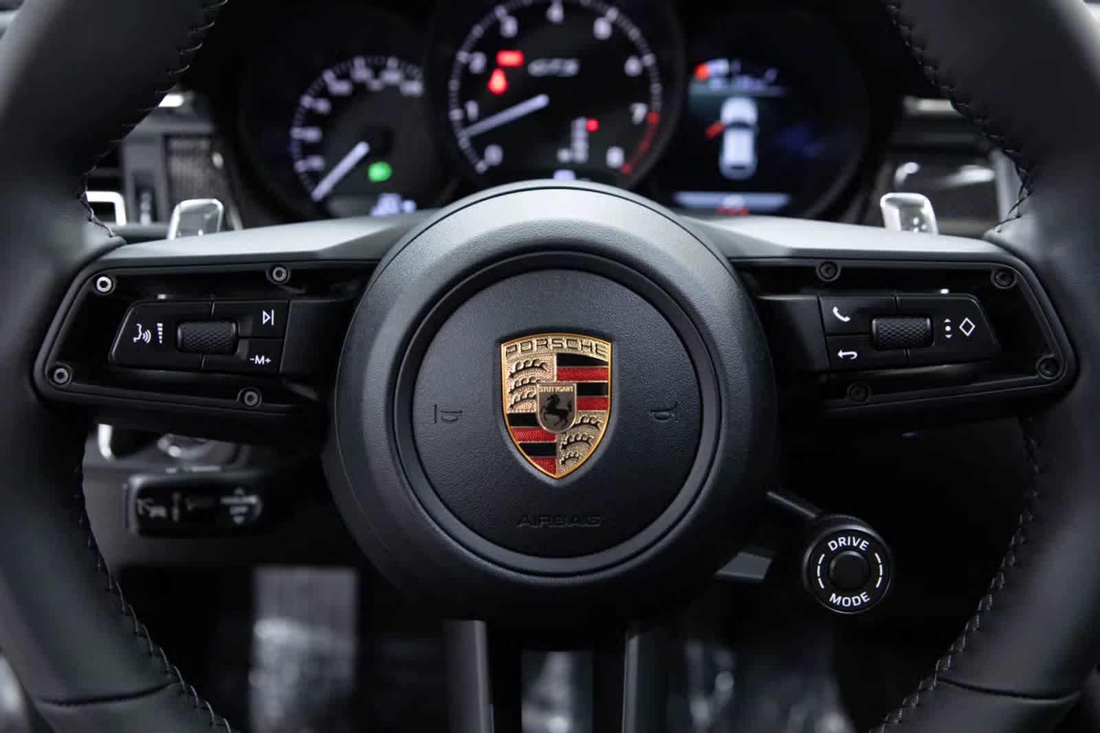 Thumbnail: 2026 Porsche Macan - 14