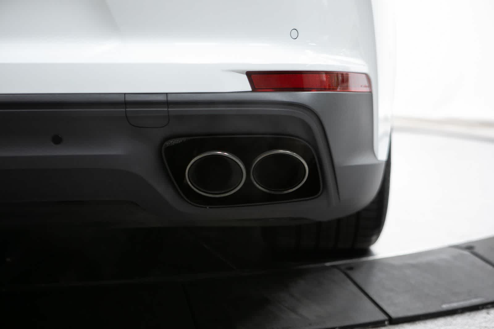 Thumbnail: 2024 Porsche Panamera - 20