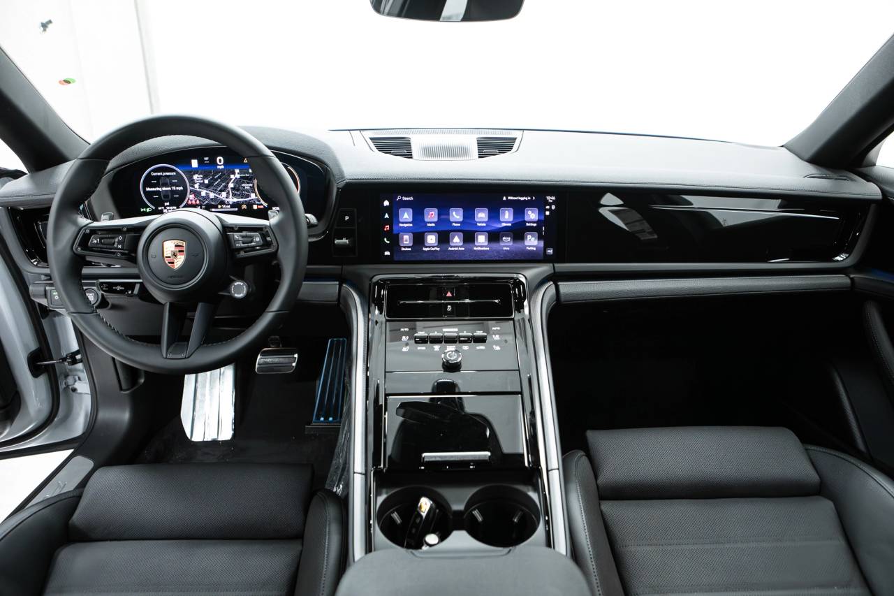 Thumbnail: 2026 Porsche Panamera - 20