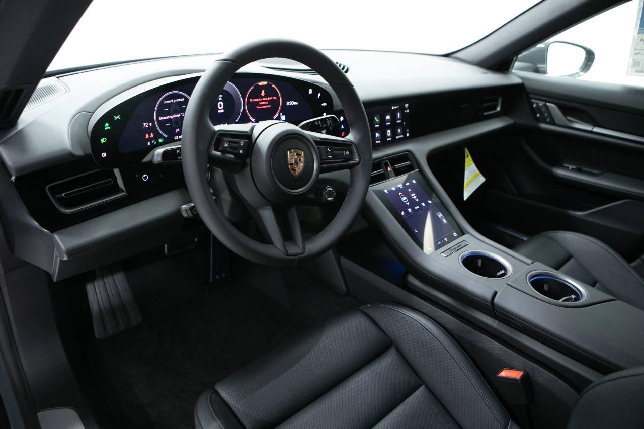 Thumbnail: 2025 Porsche Taycan - 7