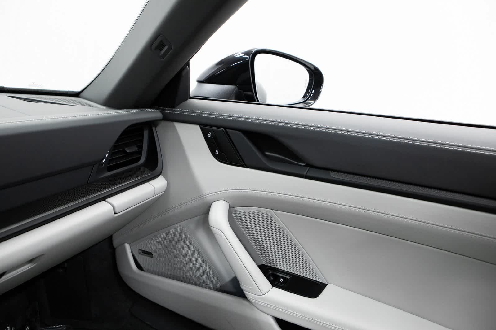 Thumbnail: 2025 Porsche 911 - 25