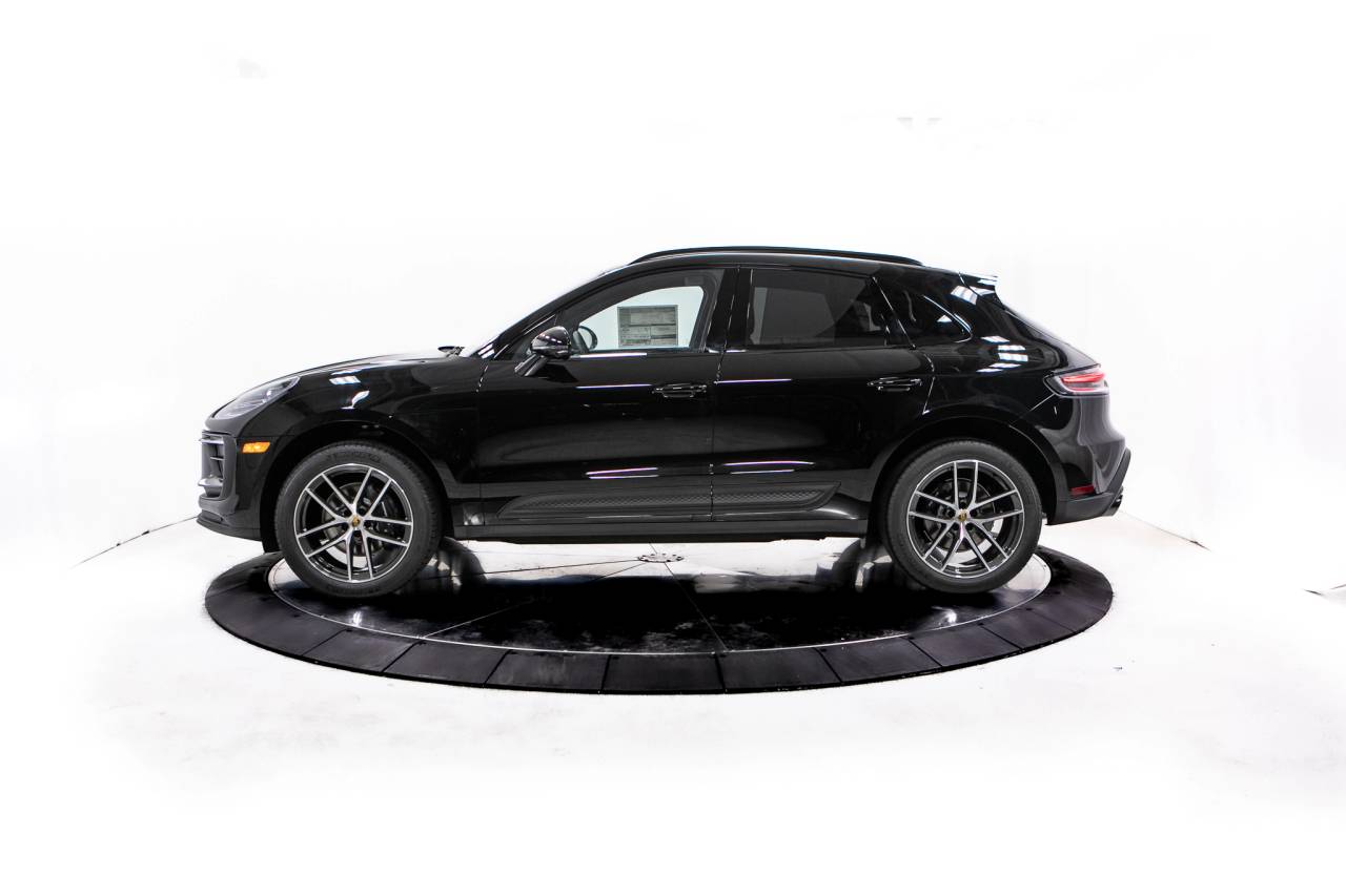 Thumbnail: 2026 Porsche Macan - 2