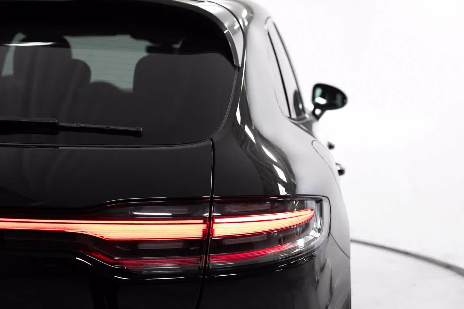 Thumbnail: 2025 Porsche Macan - 38