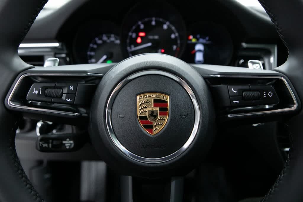 Thumbnail: 2025 Porsche Macan - 14