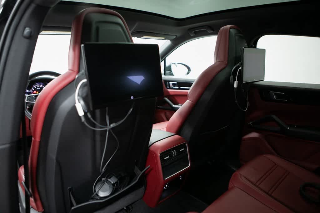 Thumbnail: 2022 Porsche Cayenne - 37