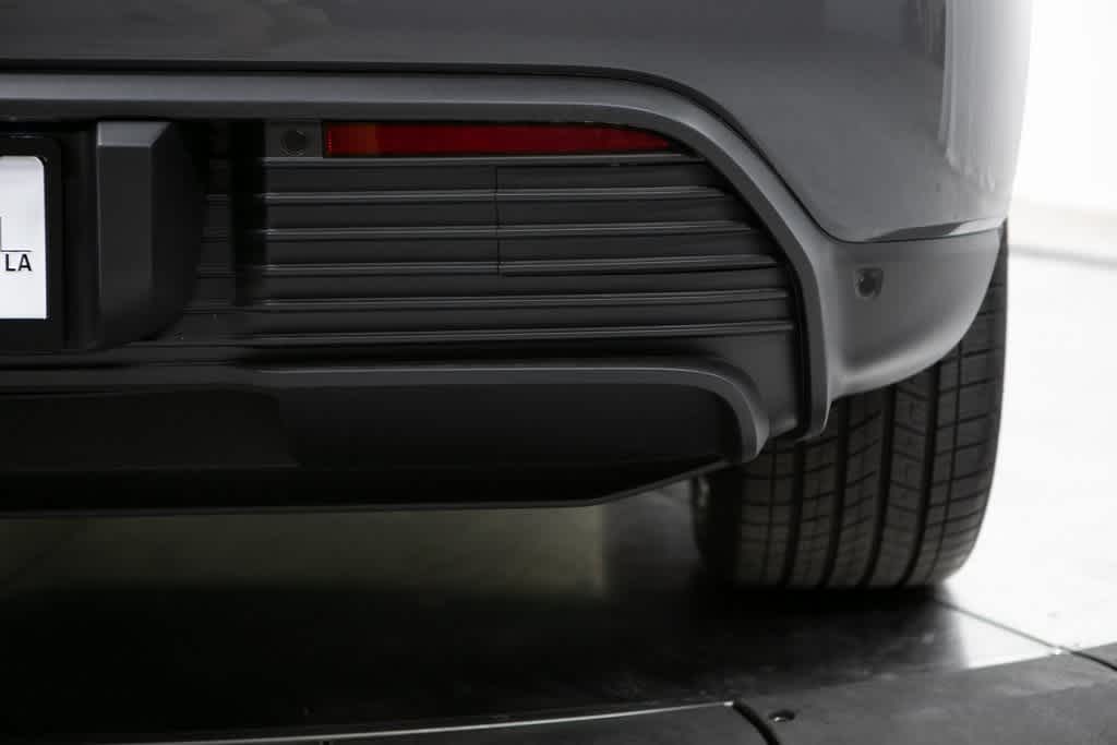 Thumbnail: 2025 Porsche Macan - 38