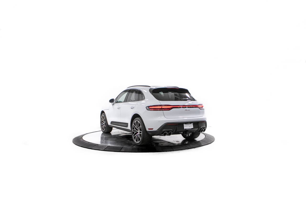 Thumbnail: 2026 Porsche Macan - 3