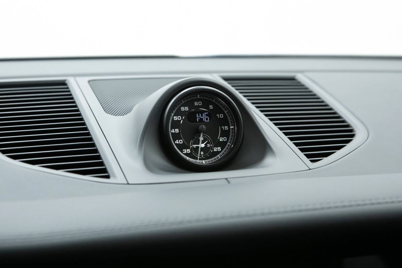 Thumbnail: 2026 Porsche Macan - 30