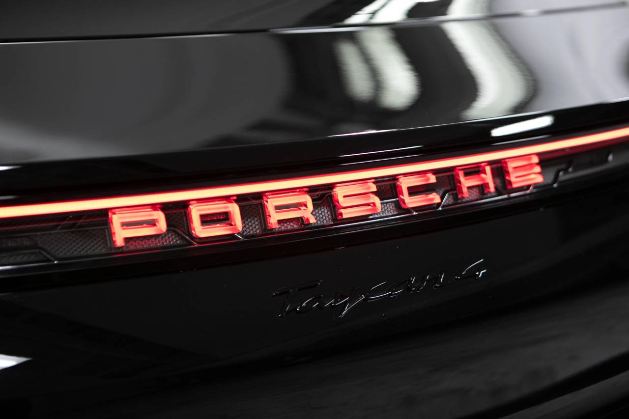 Thumbnail: 2026 Porsche Taycan - 15