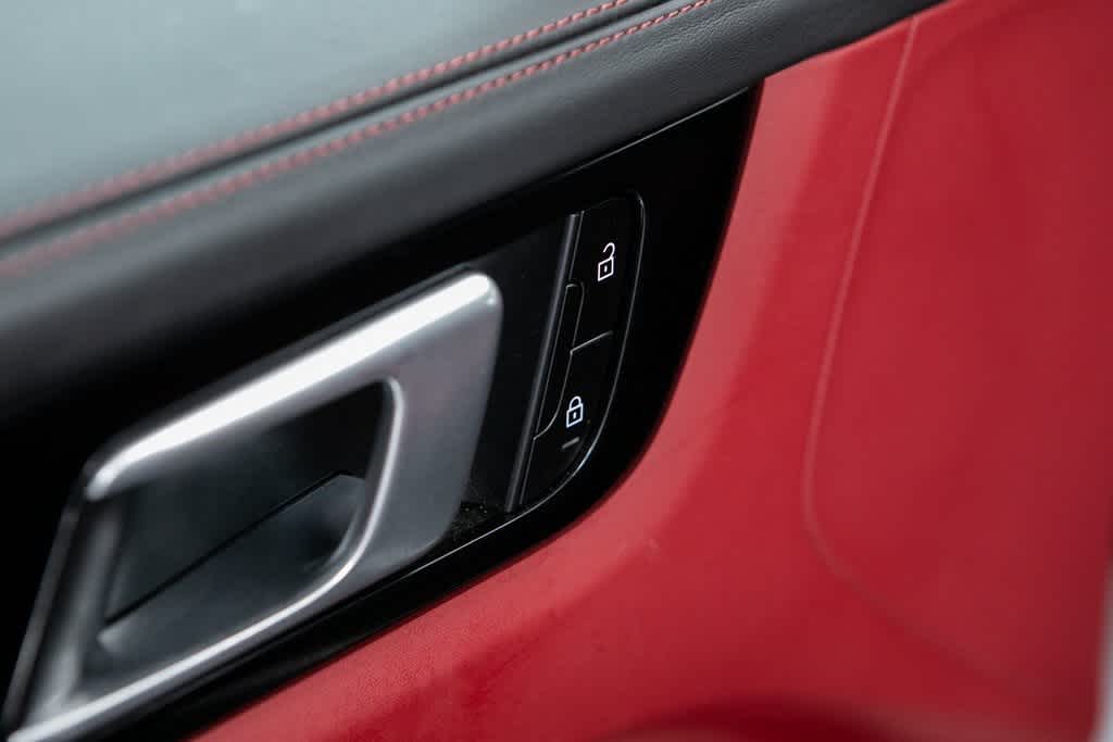 Thumbnail: 2022 Porsche Cayenne - 23