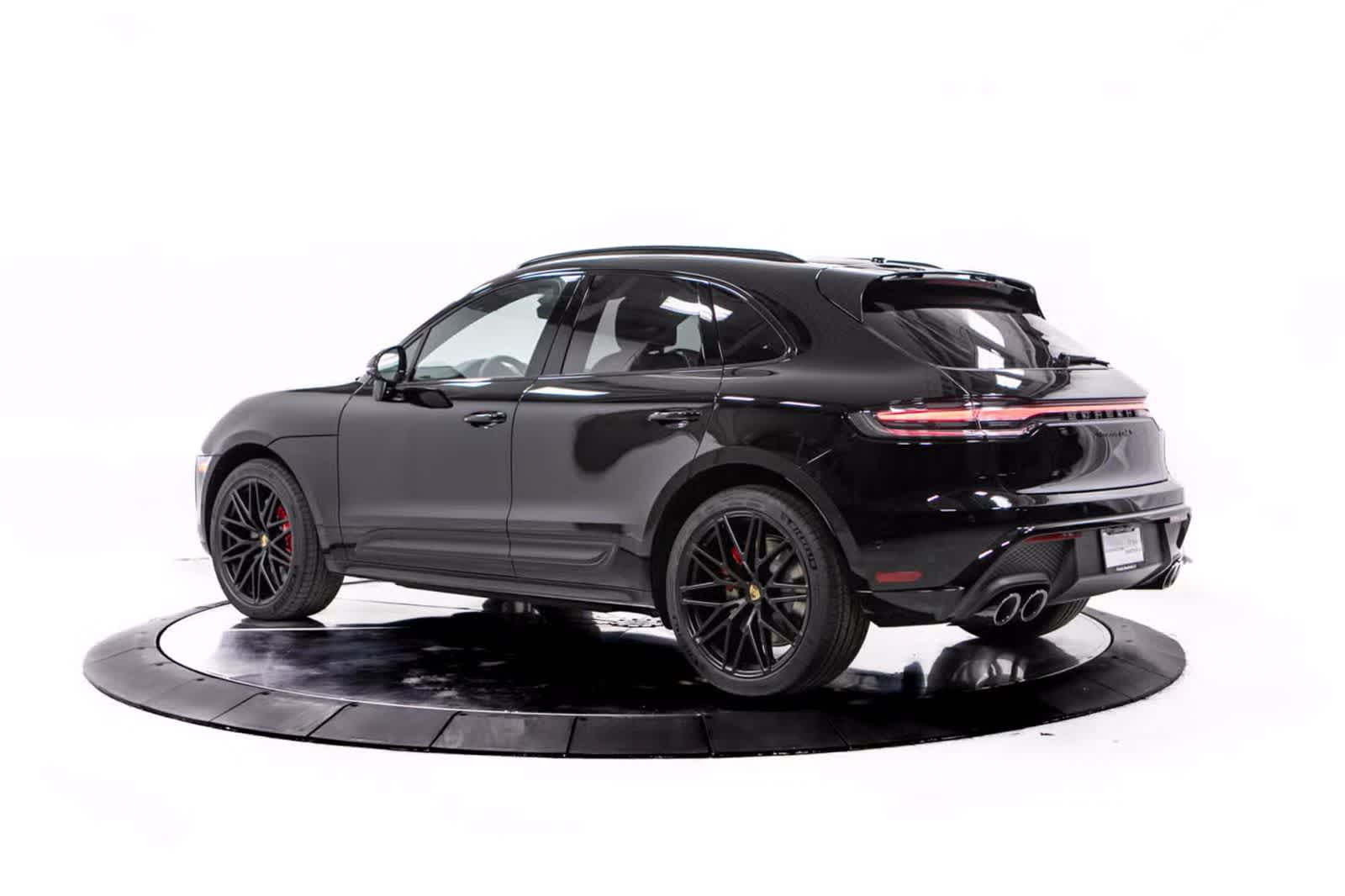 Thumbnail: 2026 Porsche Macan - 3