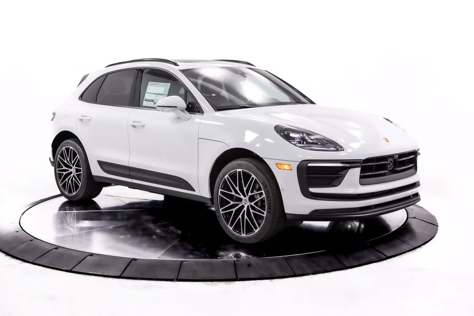 Thumbnail: 2025 Porsche Macan - 9