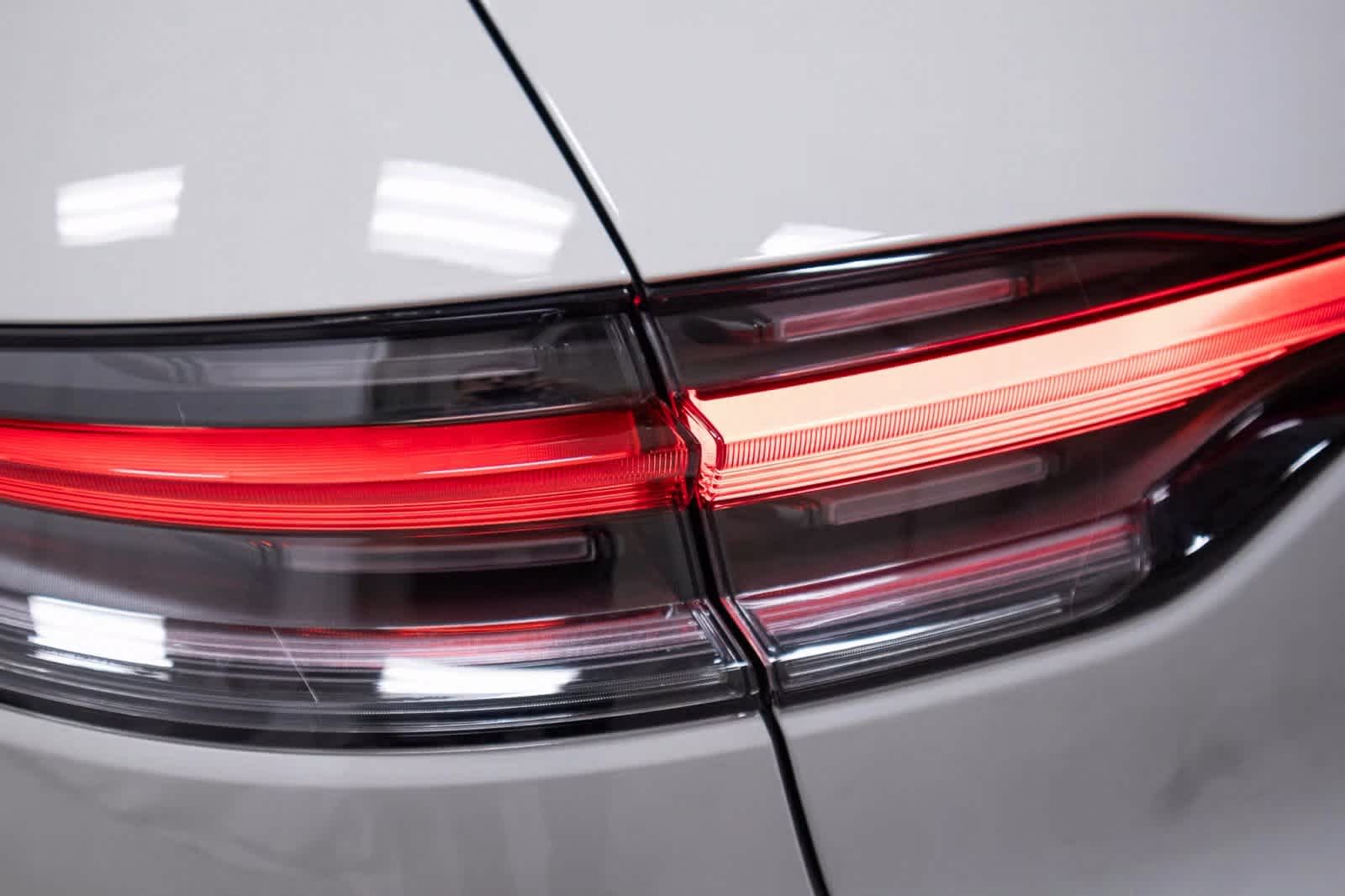 Thumbnail: 2025 Porsche Macan - 36