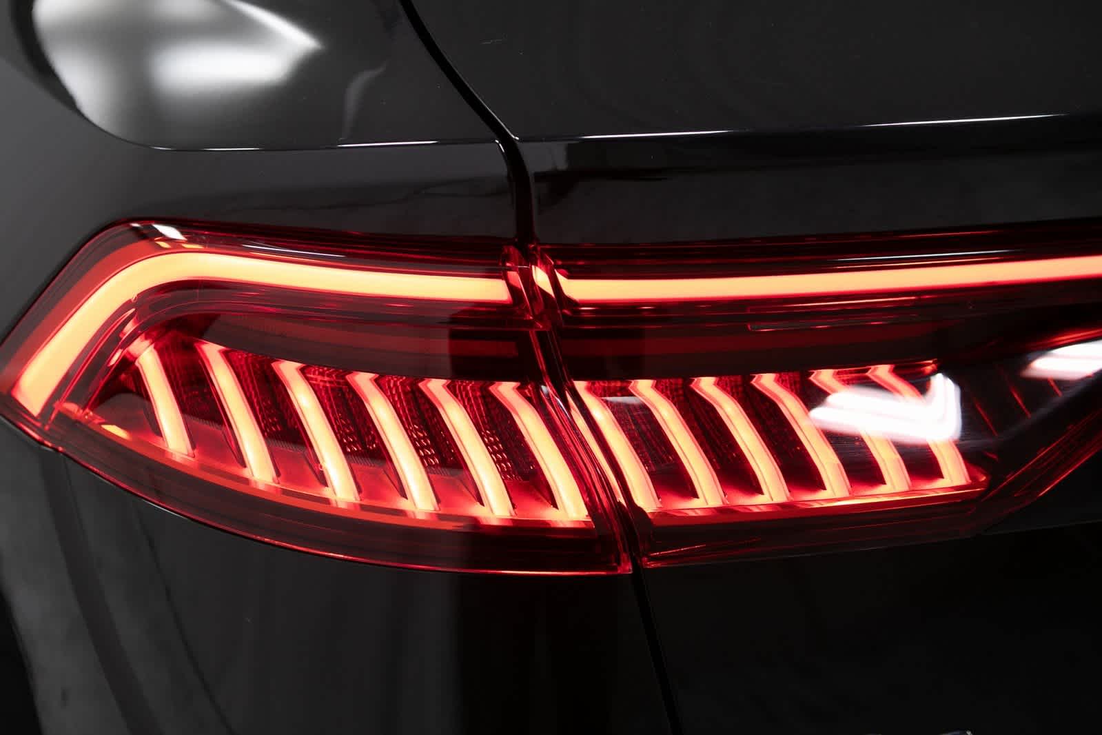 Thumbnail: 2022 Audi Q8 - 30