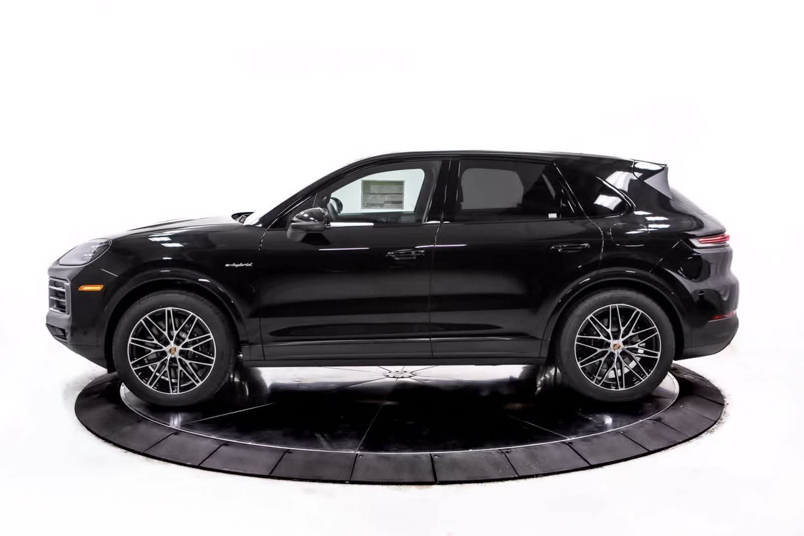 Thumbnail: 2025 Porsche Cayenne - 2