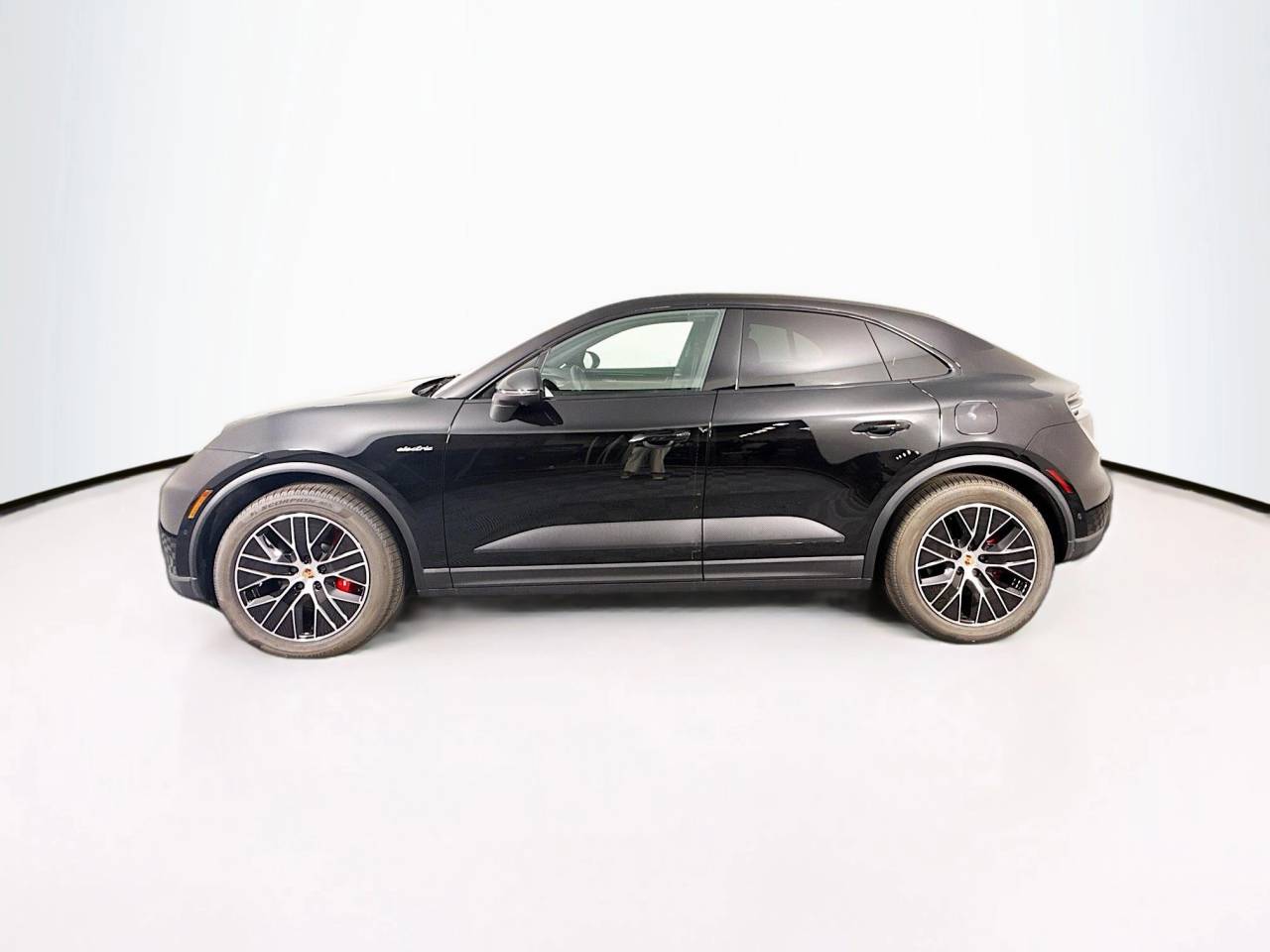 Thumbnail: 2025 Porsche Macan - 2