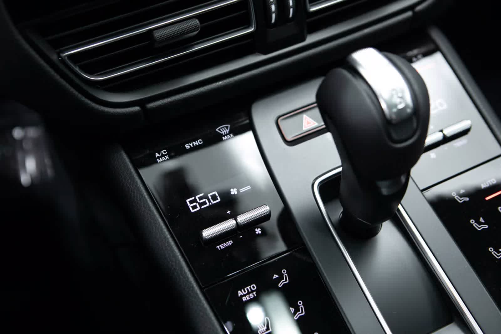 Thumbnail: 2026 Porsche Macan - 28