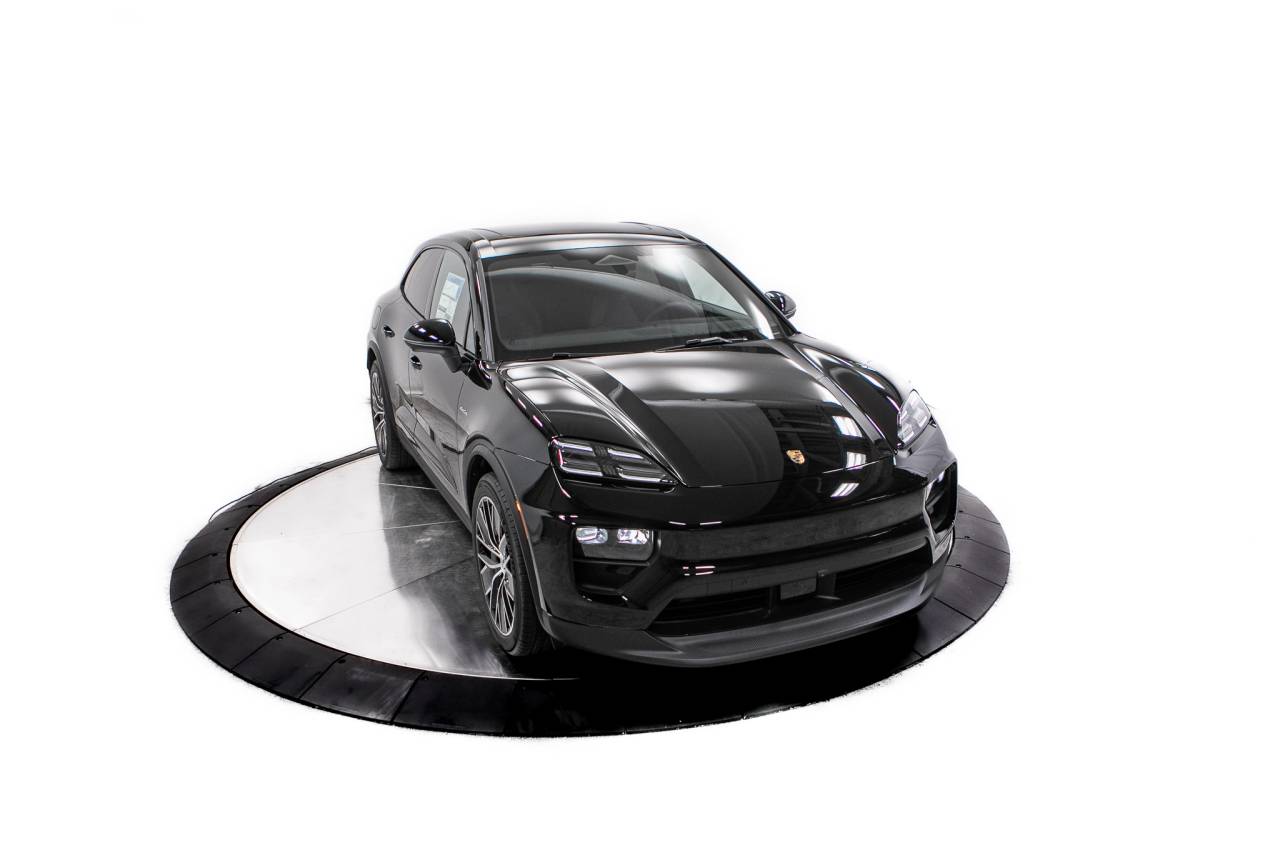 Thumbnail: 2026 Porsche Macan - 19