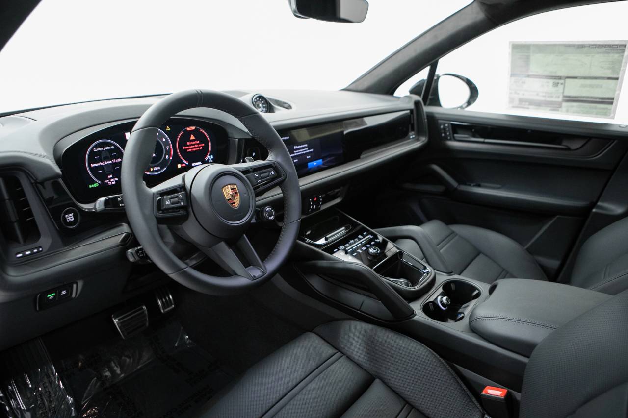 Thumbnail: 2026 Porsche Cayenne - 4