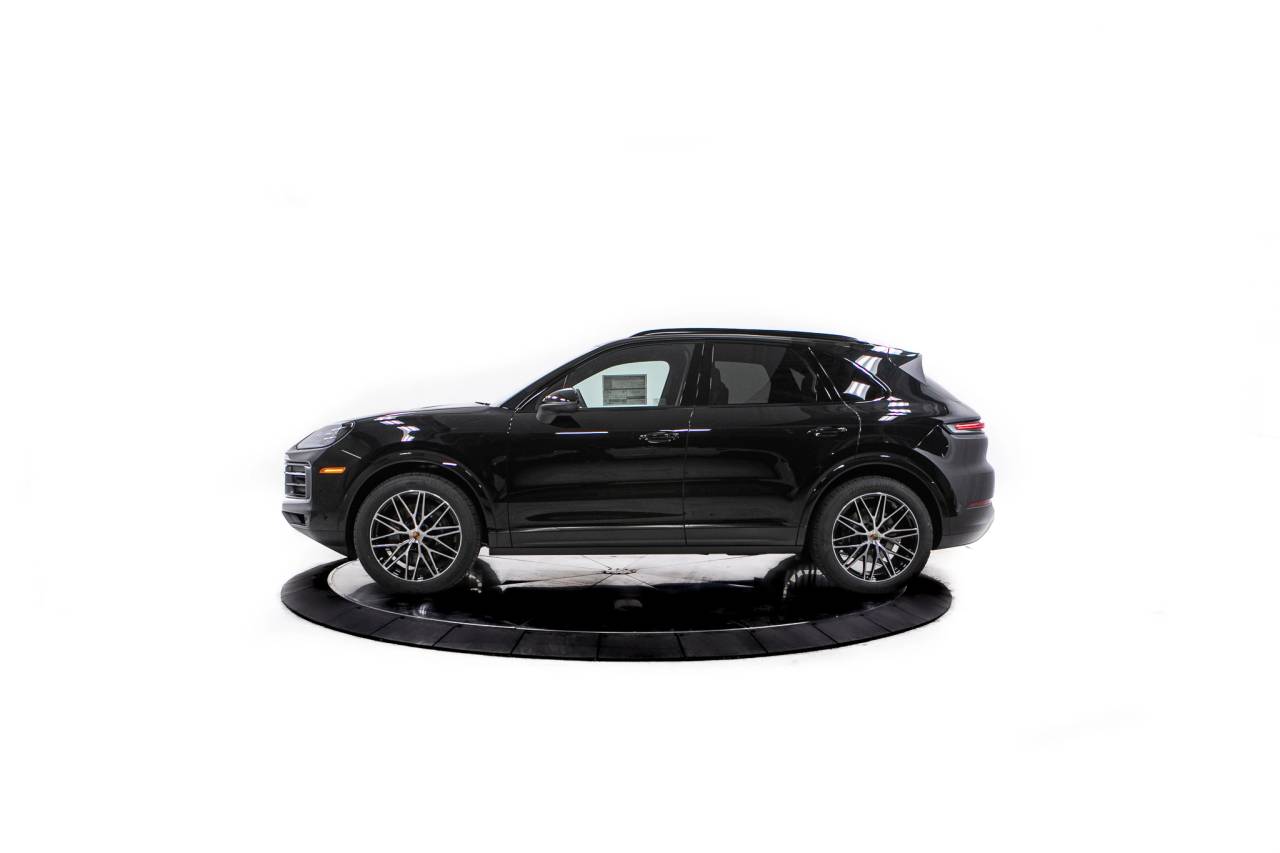 Thumbnail: 2026 Porsche Cayenne - 2