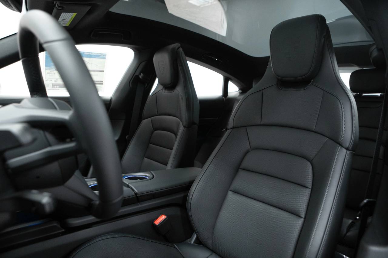 Thumbnail: 2026 Porsche Taycan - 5