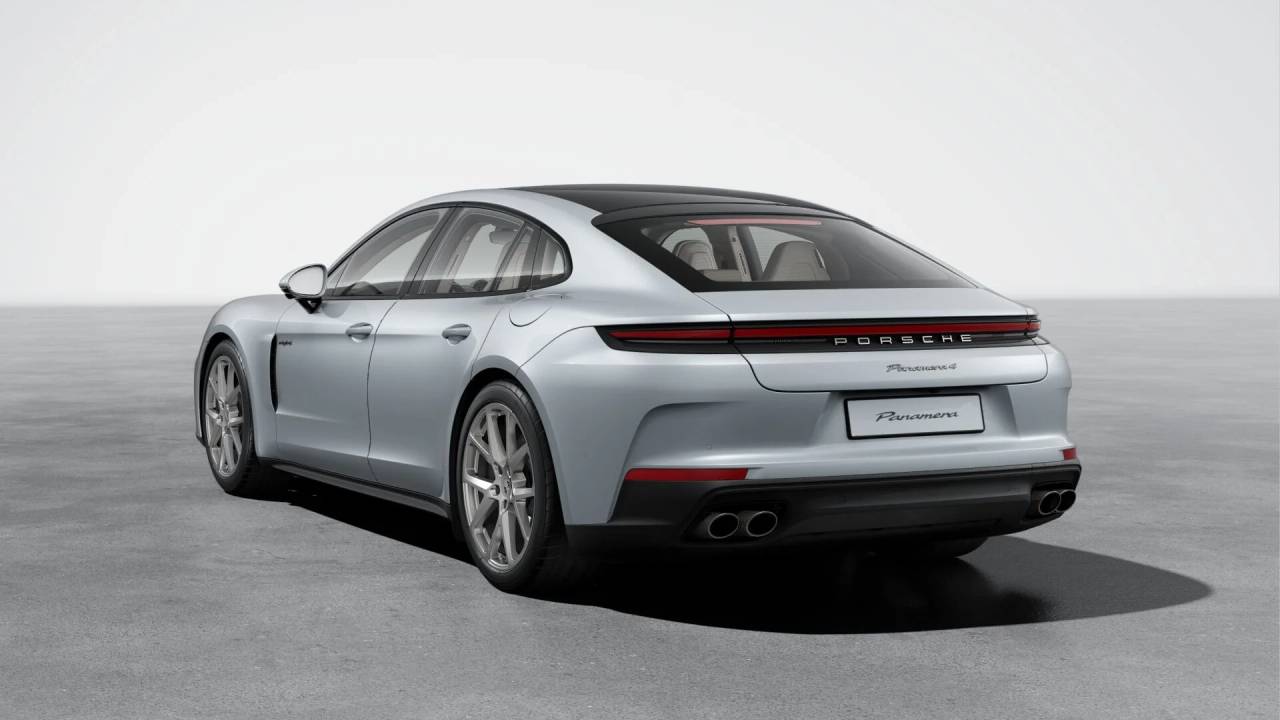 2026 Porsche Panamera E-Hybrid 4 photo 3