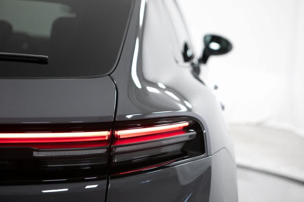 Thumbnail: 2025 Porsche Macan - 39