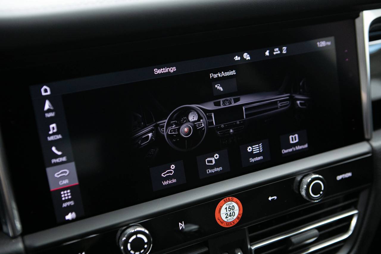 Thumbnail: 2026 Porsche Macan - 22