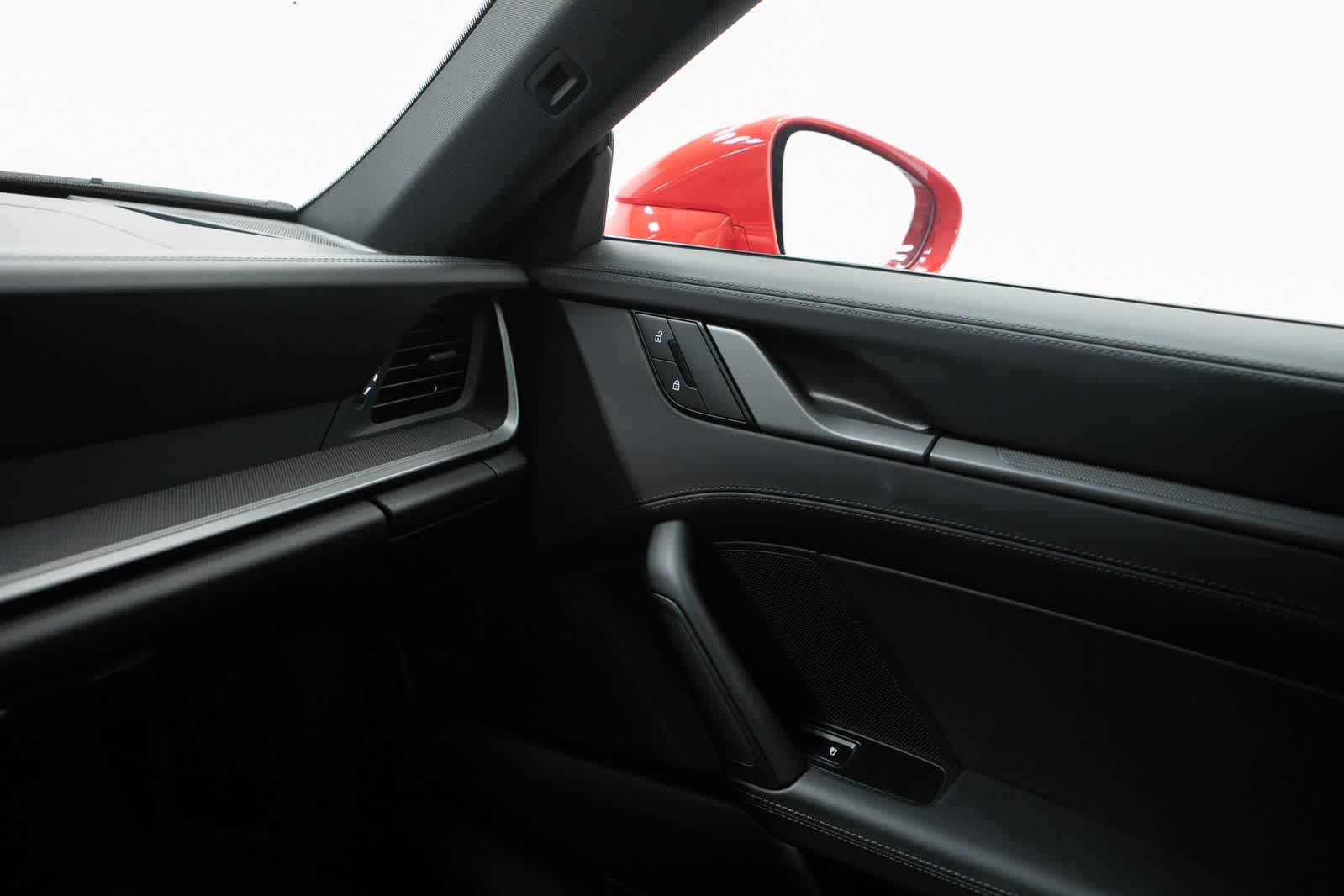 Thumbnail: 2025 Porsche 911 - 25