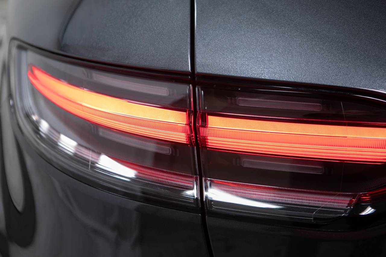Thumbnail: 2026 Porsche Macan - 16